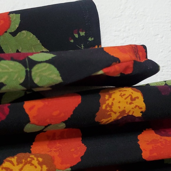 Lularoe‎ Irma Style Top L - Picture 4 of 6